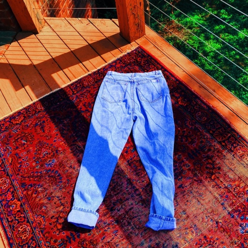 vintage lightwash high waisted jeans 🌊 - Picture 9 of 9
